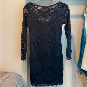 Black lace dress (medium)